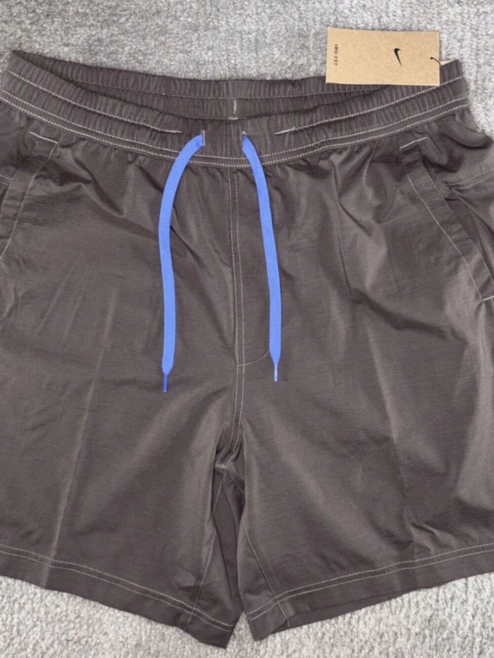 Nike Men's Form Dri-FIT 7" Unlined Versatile Shorts  Size Medium